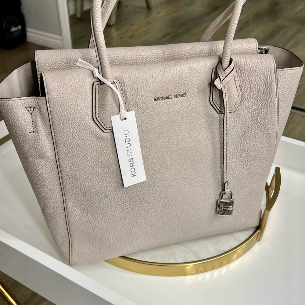 Michael Kors Pebbled textile Leather hand bag - Picture 8 of 14